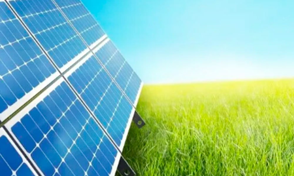 Lee más sobre el artículo Ahorra este verano en tu factura de la luz instalando placas solares